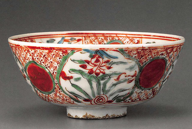 呉須赤絵花弁文鉢.jpg
