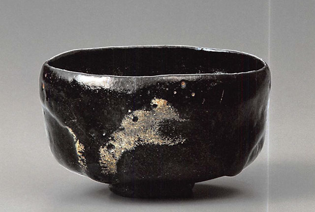 黒樂茶碗−残雪.jpg